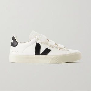 Veja Recife Logo Sneaker in Extra White Black, Size EU 38 / US 7